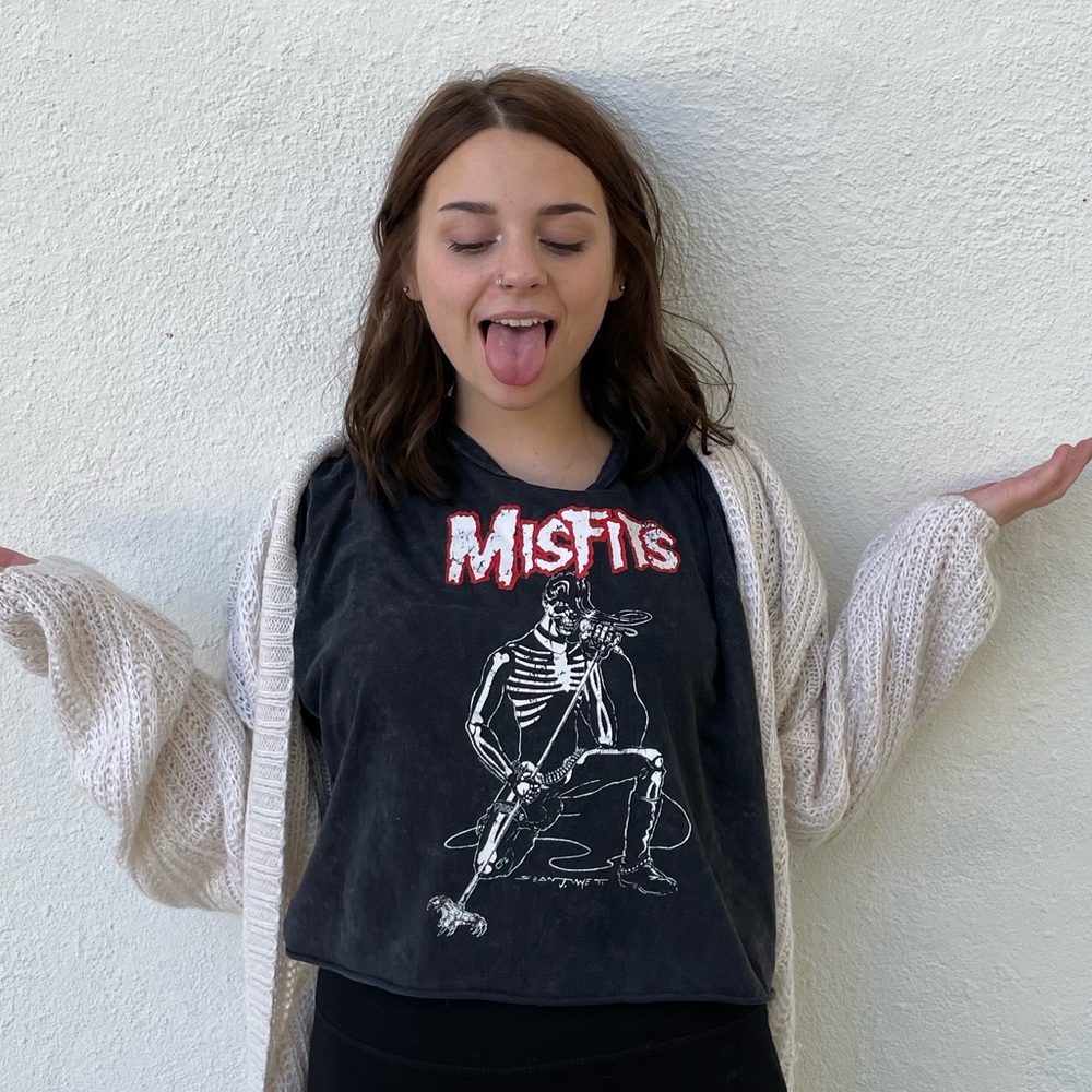 PacSun Misfits Crop - Picture 2 of 3